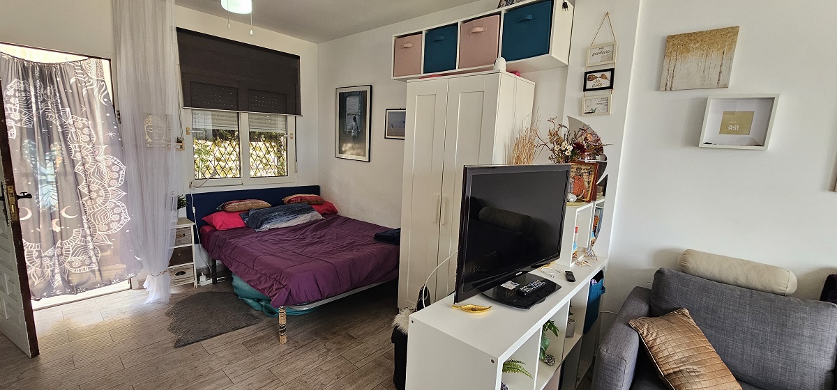 ESTUDIO JUNTO A LA PLAYA DE LA MATA CON GARAJE, TRASTERO Y POSIBILIDAD DE 1 DORMITORIO