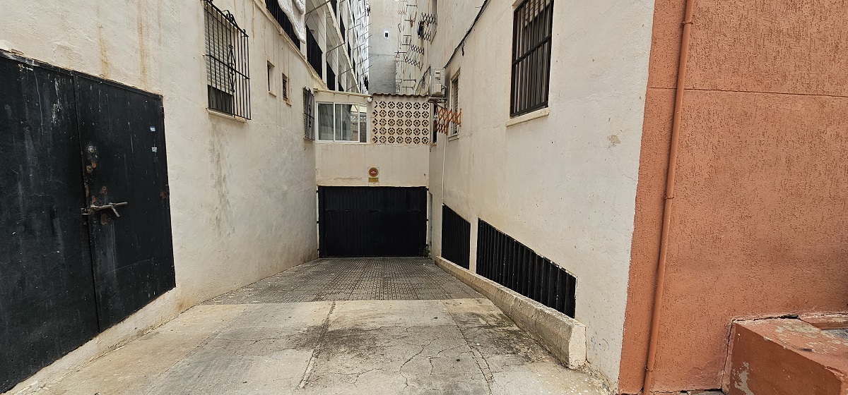 ESTUDIO JUNTO A LA PLAYA DE LA MATA CON GARAJE, TRASTERO Y POSIBILIDAD DE 1 DORMITORIO