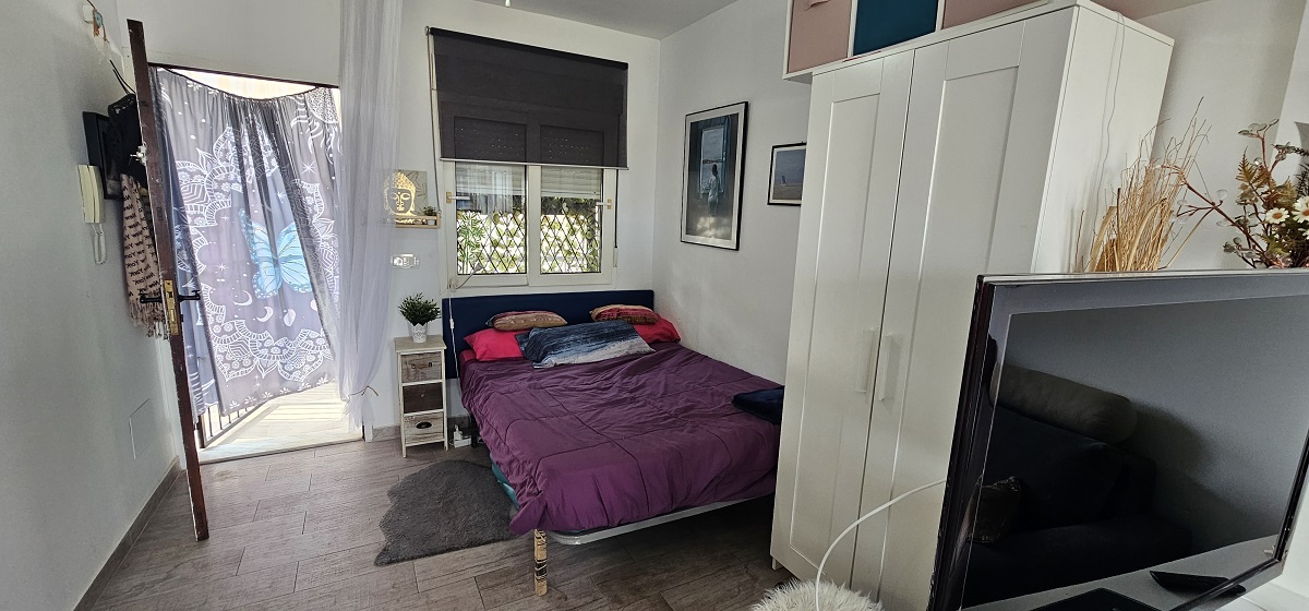 ESTUDIO JUNTO A LA PLAYA DE LA MATA CON GARAJE, TRASTERO Y POSIBILIDAD DE 1 DORMITORIO