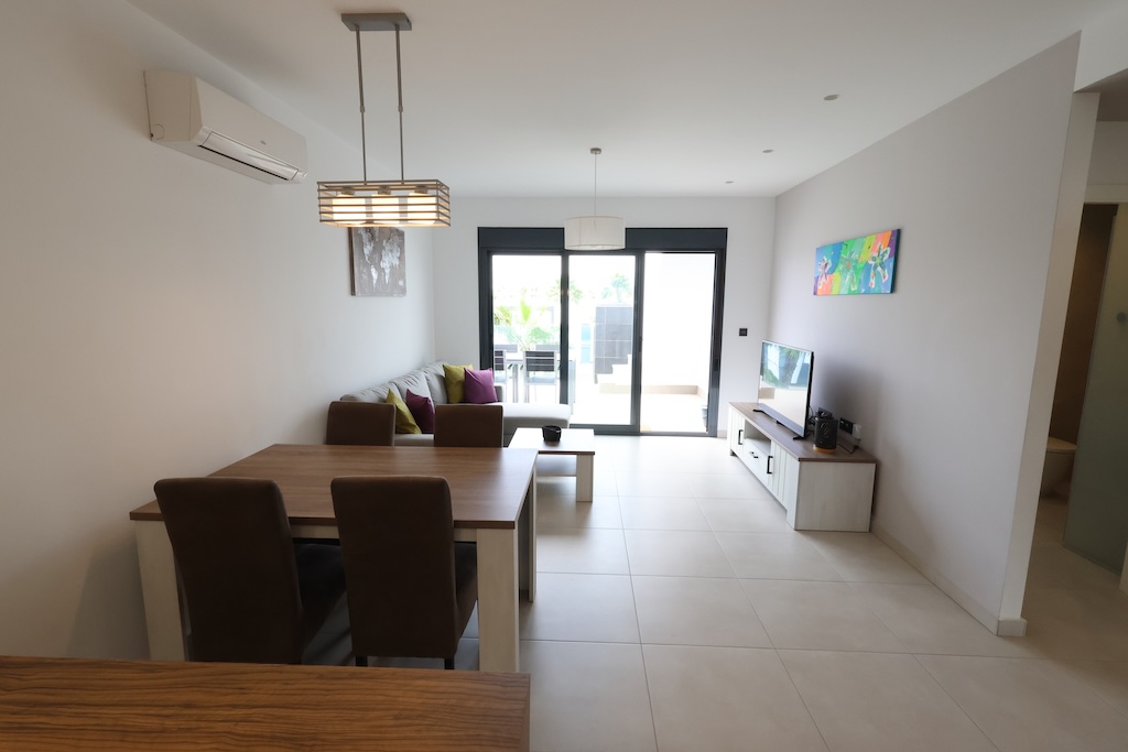 ESPECTACULAR BUNGALOW ÁTICO CON SOLÁRIUM PRIVADO, ORIENTACIÓN SUR Y VISTAS A LA PISCINA EN EL RASO