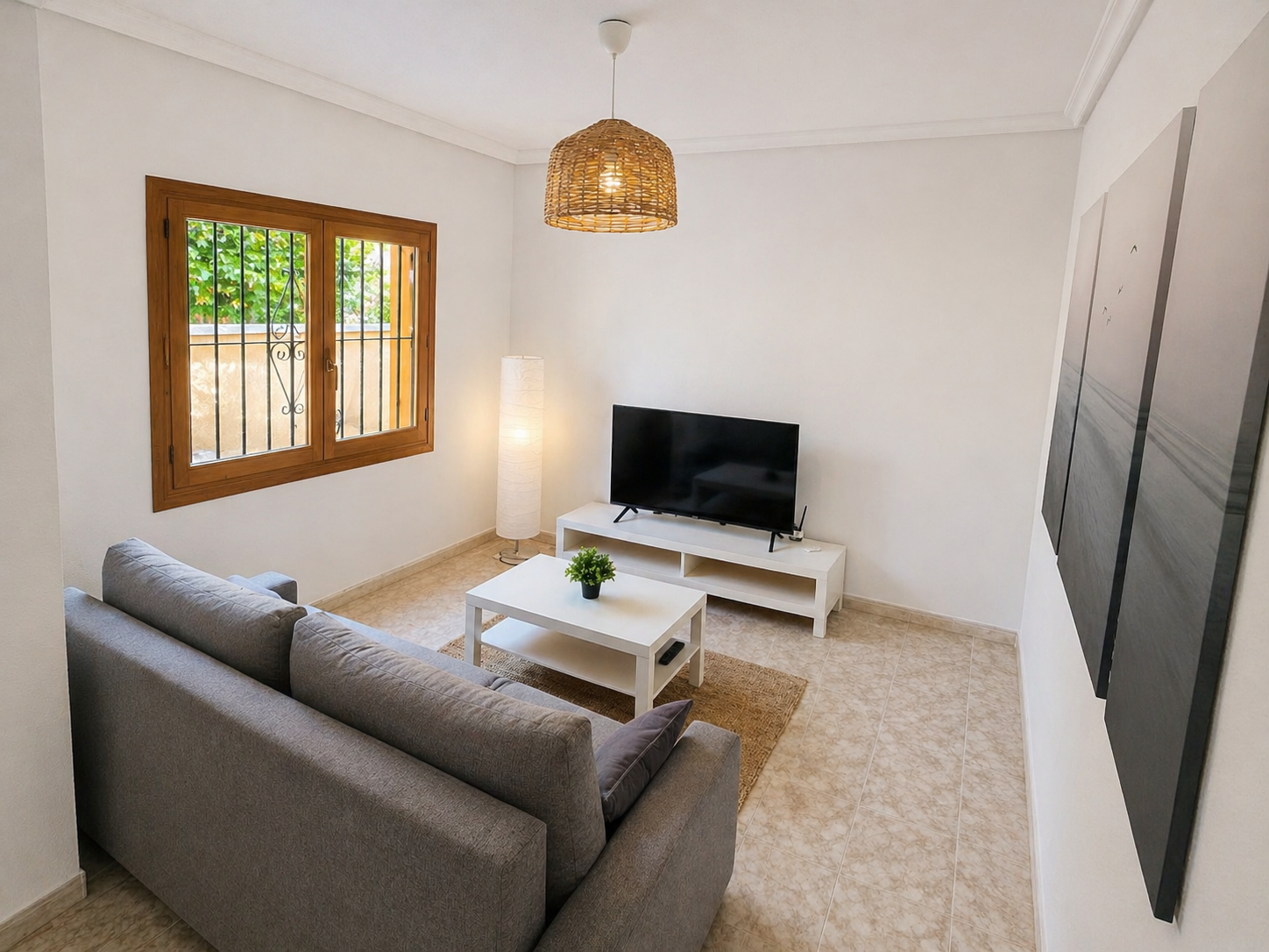 APARTAMENTO EN PLANTA BAJA CON GRAN PATIO PRIVADO, PISCINA Y ALTA RENTABILIDAD EN PLAYA FLAMENCA