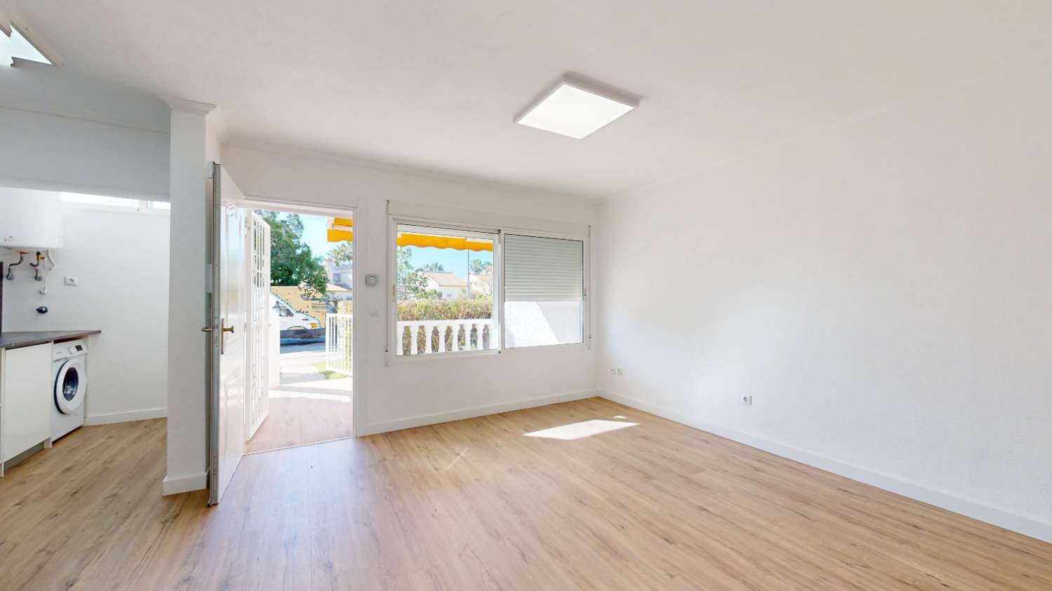 BUNGALOW TOTALMENTE REFORMADO EN VILLAMARTÍN CON GRAN TERRAZA Y UBICACIÓN PRIVILEGIADA