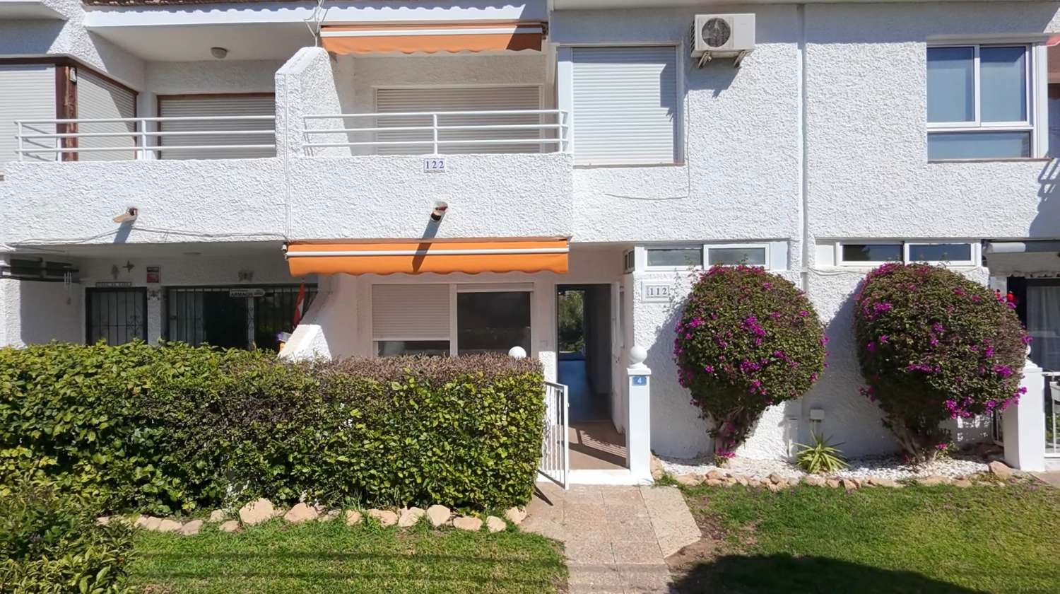 BUNGALOW TOTALMENTE REFORMADO EN VILLAMARTÍN CON GRAN TERRAZA Y UBICACIÓN PRIVILEGIADA