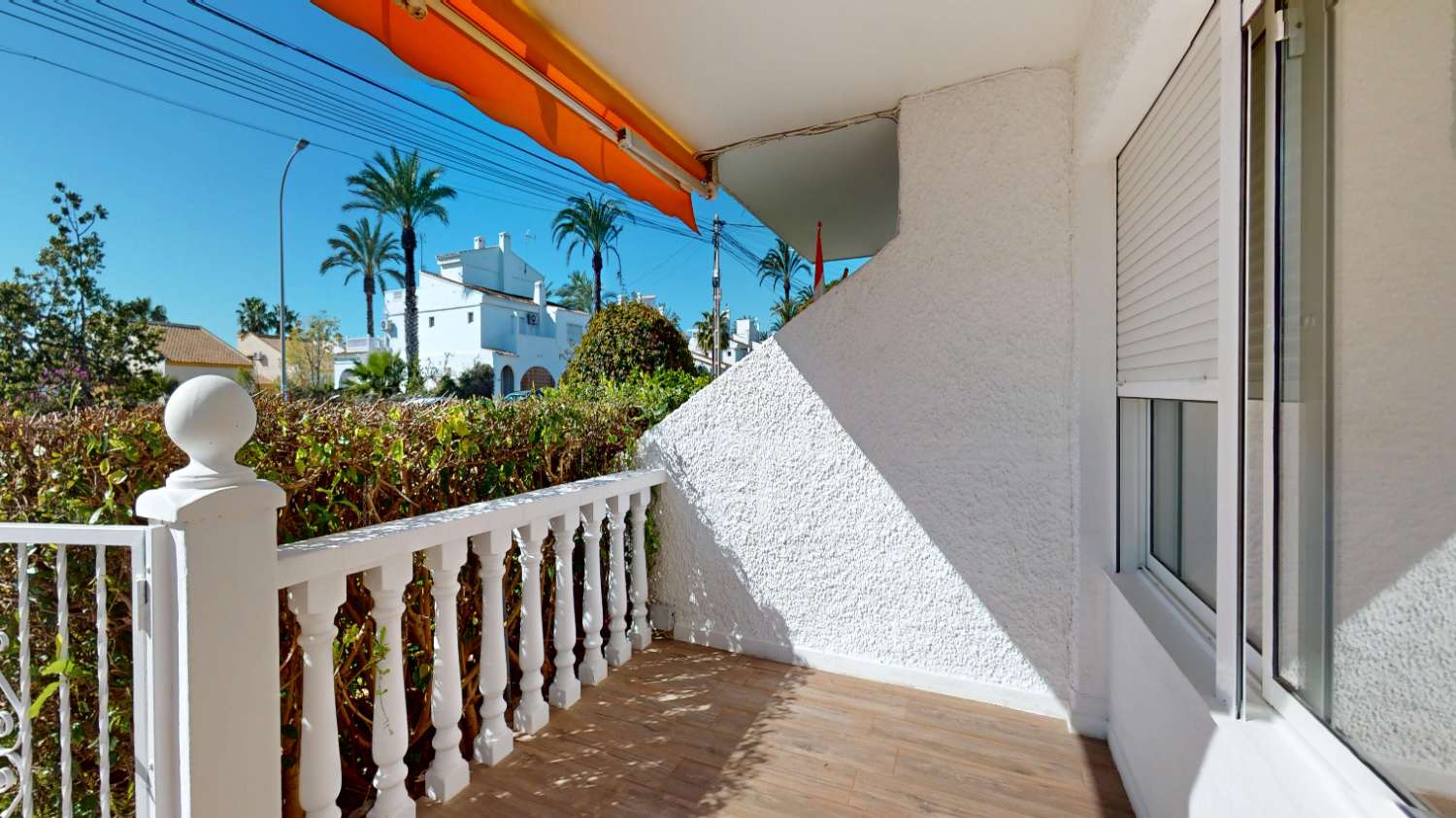 BUNGALOW TOTALMENTE REFORMADO EN VILLAMARTÍN CON GRAN TERRAZA Y UBICACIÓN PRIVILEGIADA