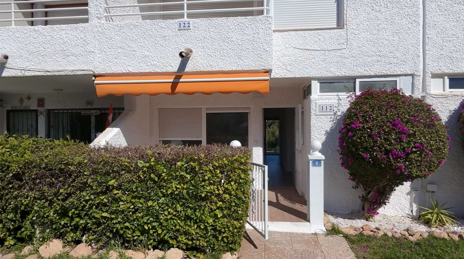 BUNGALOW TOTALMENTE REFORMADO EN VILLAMARTÍN CON GRAN TERRAZA Y UBICACIÓN PRIVILEGIADA