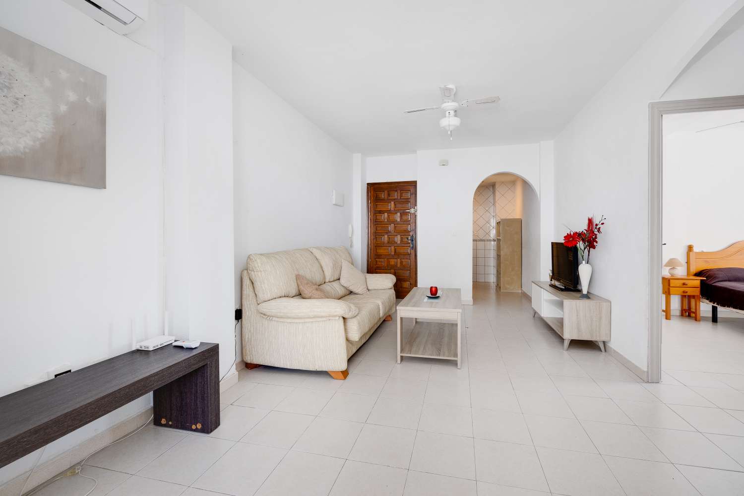 BUNGALOW CON PISCINA COMUNITARIA Y TERRAZA A SOLO 350 METROS DE LA PLAYA DE LOS NÁUFRAGOS
