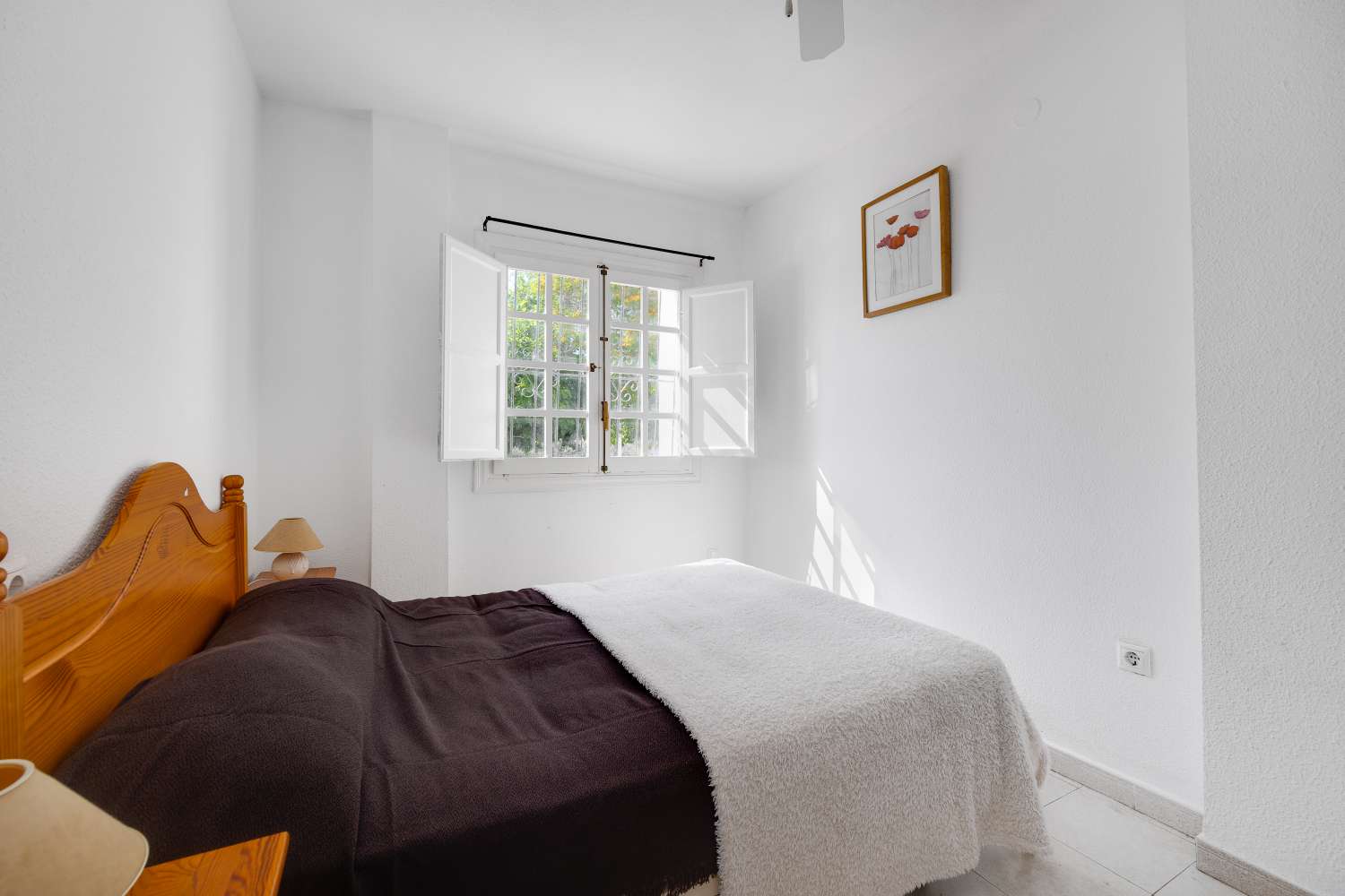 BUNGALOW CON PISCINA COMUNITARIA Y TERRAZA A SOLO 350 METROS DE LA PLAYA DE LOS NÁUFRAGOS