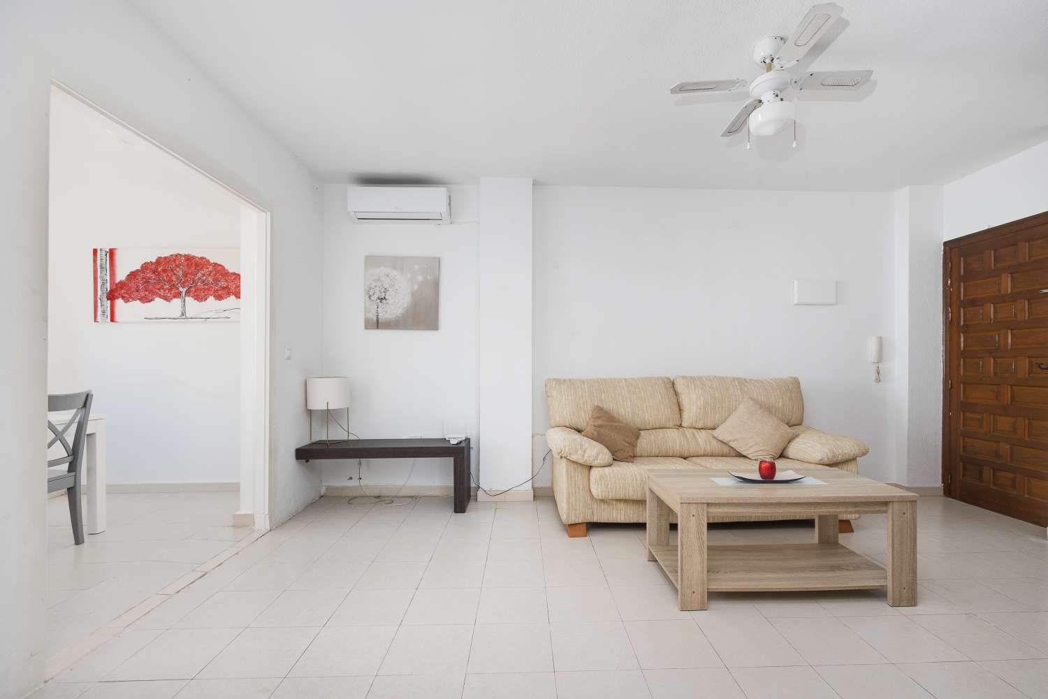 BUNGALOW CON PISCINA COMUNITARIA Y TERRAZA A SOLO 350 METROS DE LA PLAYA DE LOS NÁUFRAGOS