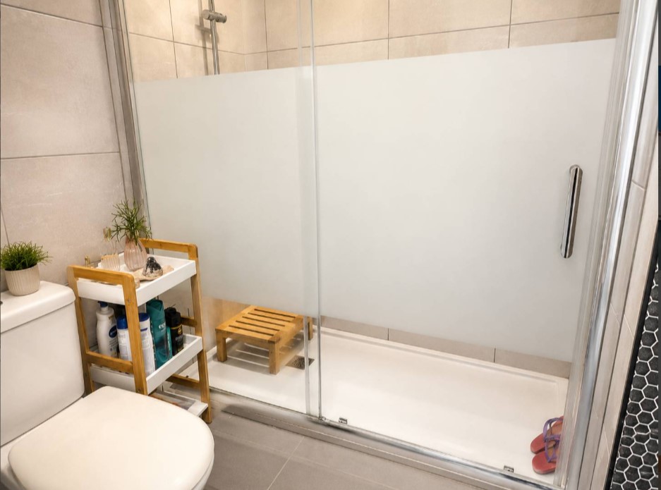 ESPECTACULAR DÚPLEX ADOSADO TOTALMENTE REFORMADO CON TERRAZA Y PISCINA COMUNITARIA EN EL LIMONAR