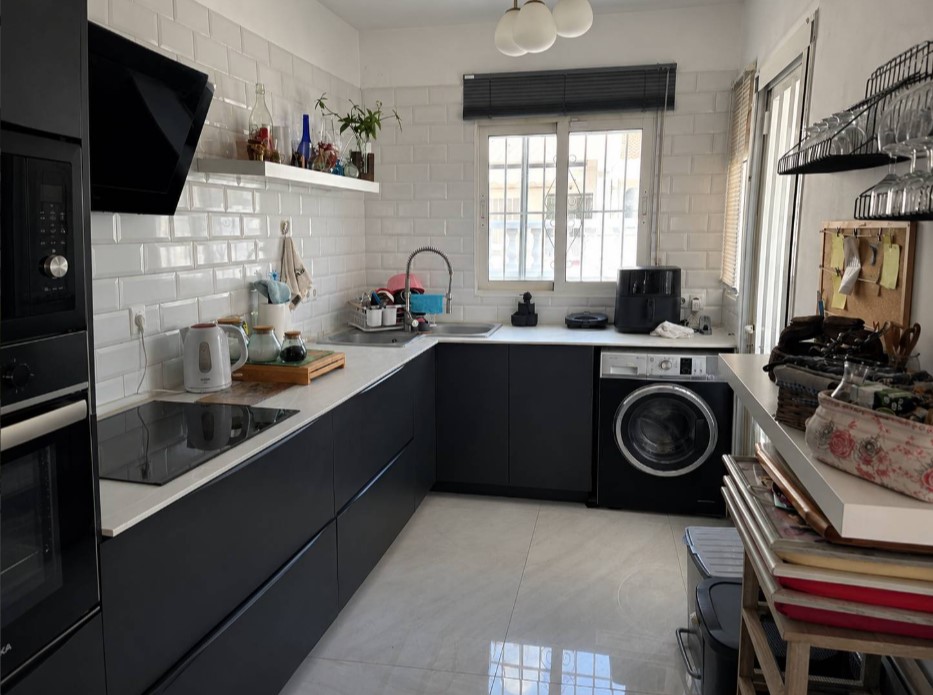 ESPECTACULAR DÚPLEX ADOSADO TOTALMENTE REFORMADO CON TERRAZA Y PISCINA COMUNITARIA EN EL LIMONAR