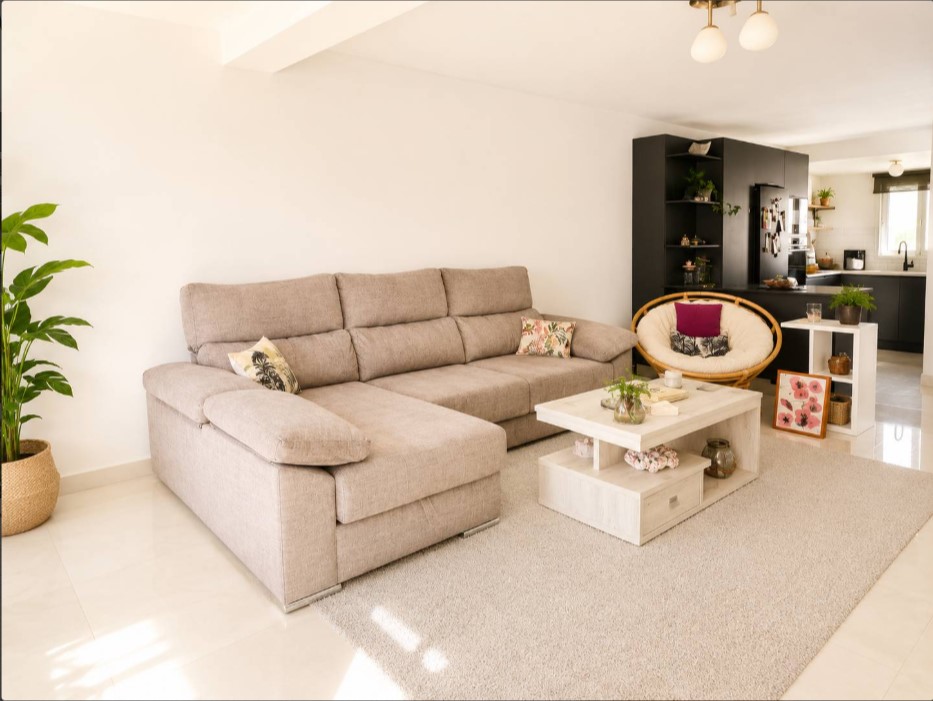 ESPECTACULAR DÚPLEX ADOSADO TOTALMENTE REFORMADO CON TERRAZA Y PISCINA COMUNITARIA EN EL LIMONAR