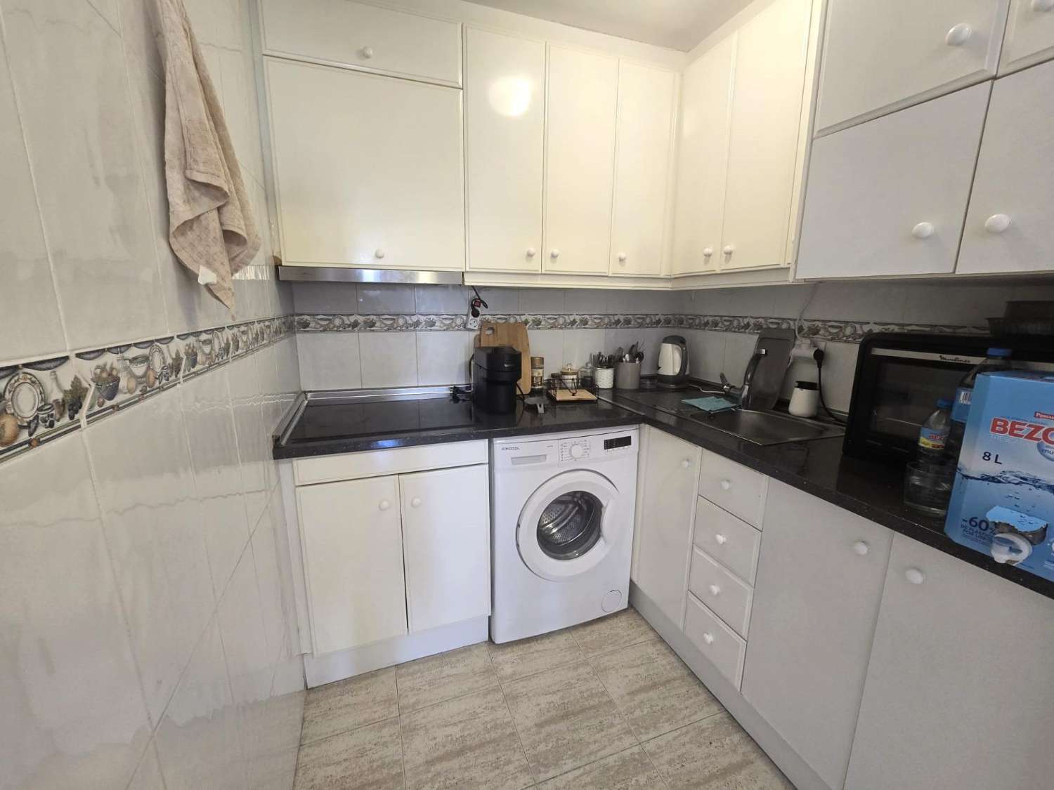 ESPECTACULAR APARTAMENTO EN ESQUINA TOTALMENTE REFORMADO A 10 MINUTOS DE LAS PLAYAS DEL CURA Y LOS LOCOS