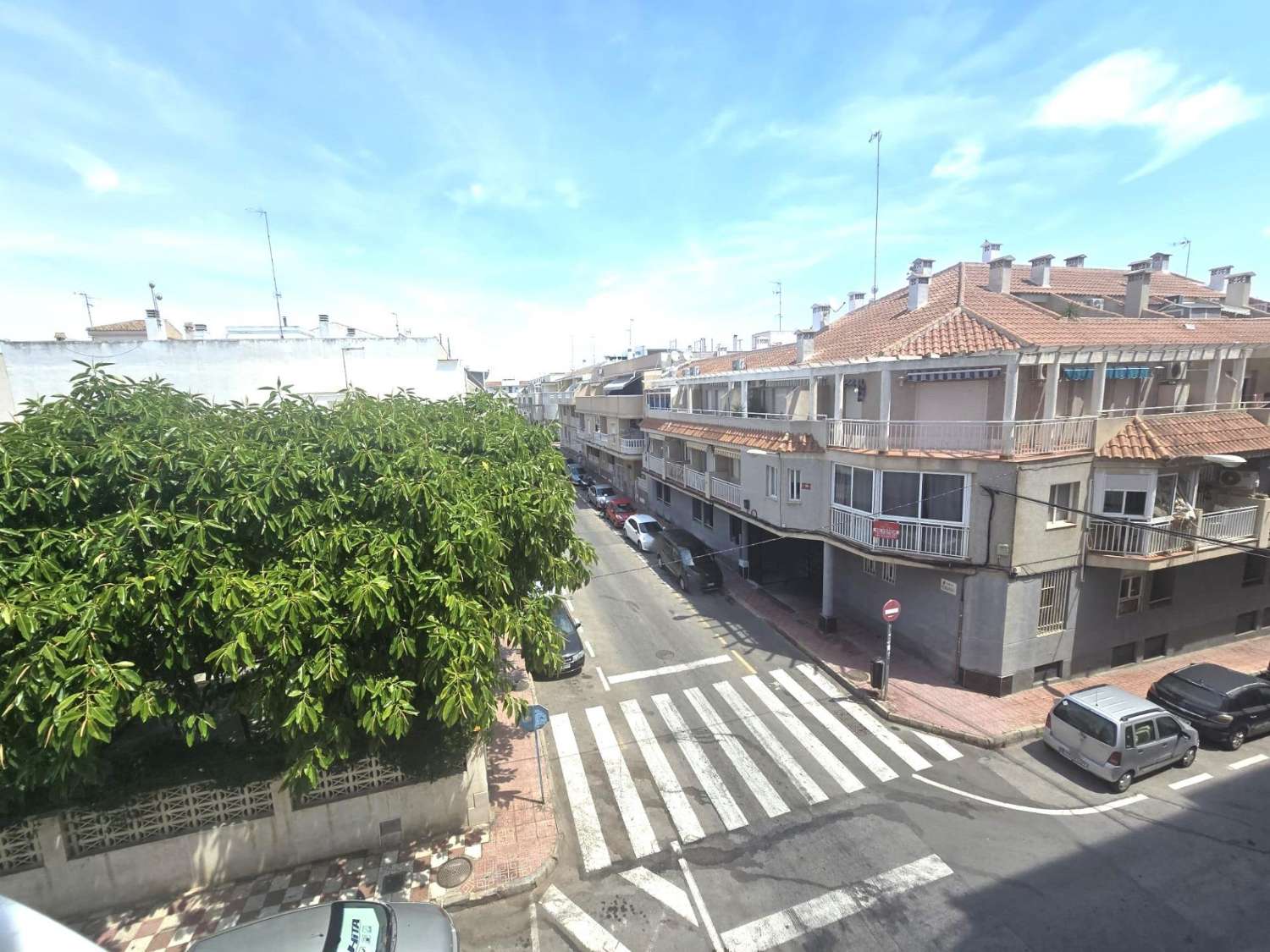 ESPECTACULAR APARTAMENTO EN ESQUINA TOTALMENTE REFORMADO A 10 MINUTOS DE LAS PLAYAS DEL CURA Y LOS LOCOS