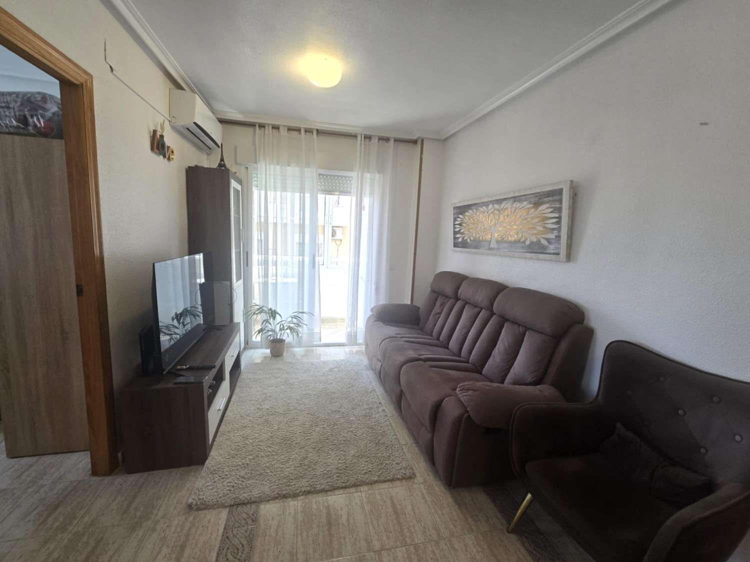 ESPECTACULAR APARTAMENTO EN ESQUINA TOTALMENTE REFORMADO A 10 MINUTOS DE LAS PLAYAS DEL CURA Y LOS LOCOS