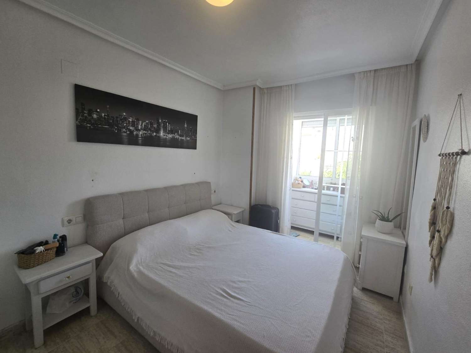 ESPECTACULAR APARTAMENTO EN ESQUINA TOTALMENTE REFORMADO A 10 MINUTOS DE LAS PLAYAS DEL CURA Y LOS LOCOS