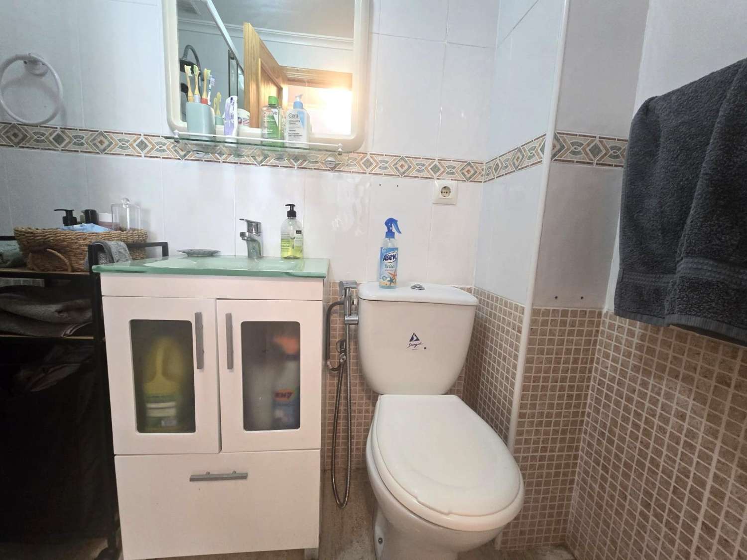ESPECTACULAR APARTAMENTO EN ESQUINA TOTALMENTE REFORMADO A 10 MINUTOS DE LAS PLAYAS DEL CURA Y LOS LOCOS