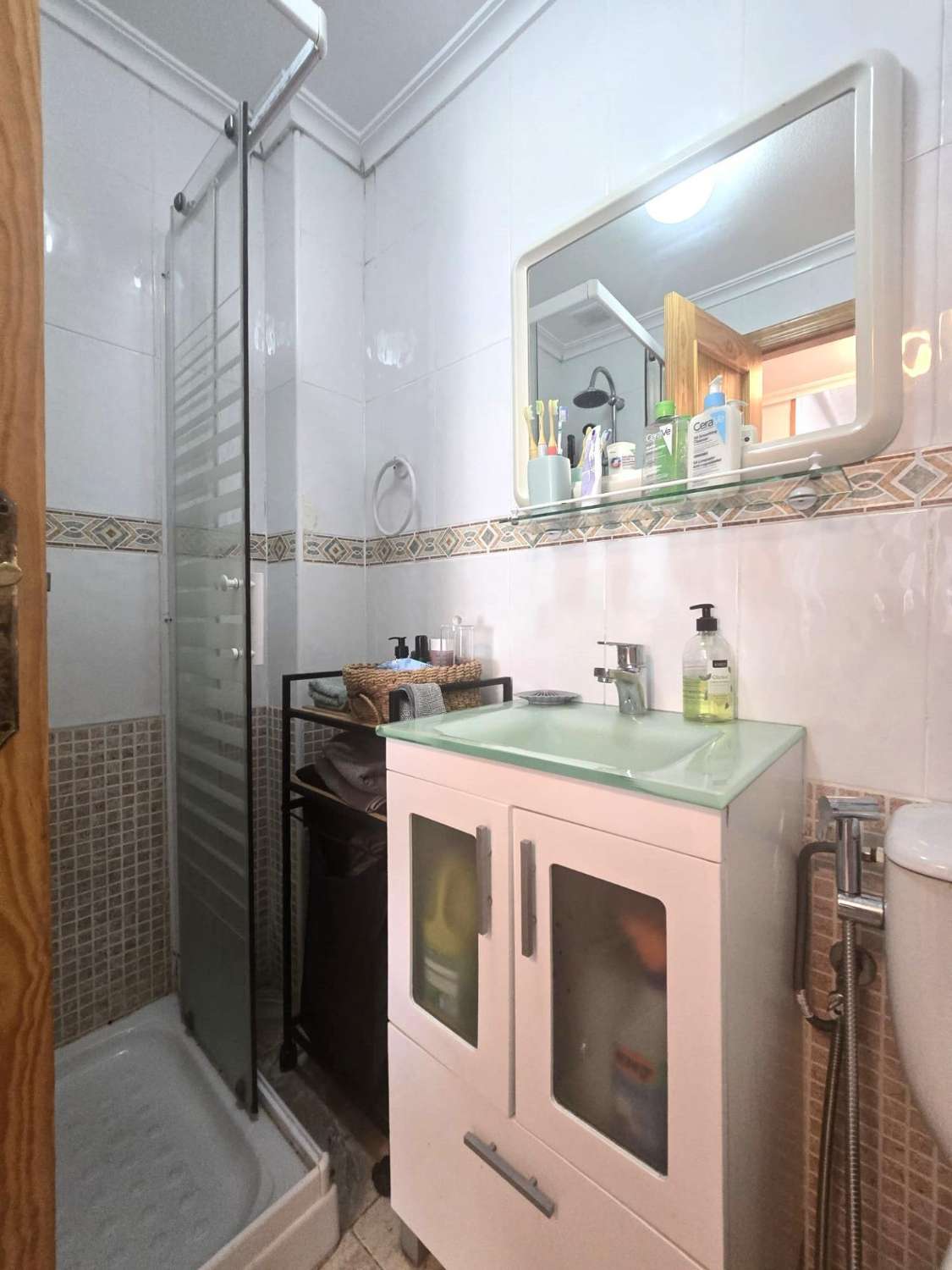 ESPECTACULAR APARTAMENTO EN ESQUINA TOTALMENTE REFORMADO A 10 MINUTOS DE LAS PLAYAS DEL CURA Y LOS LOCOS