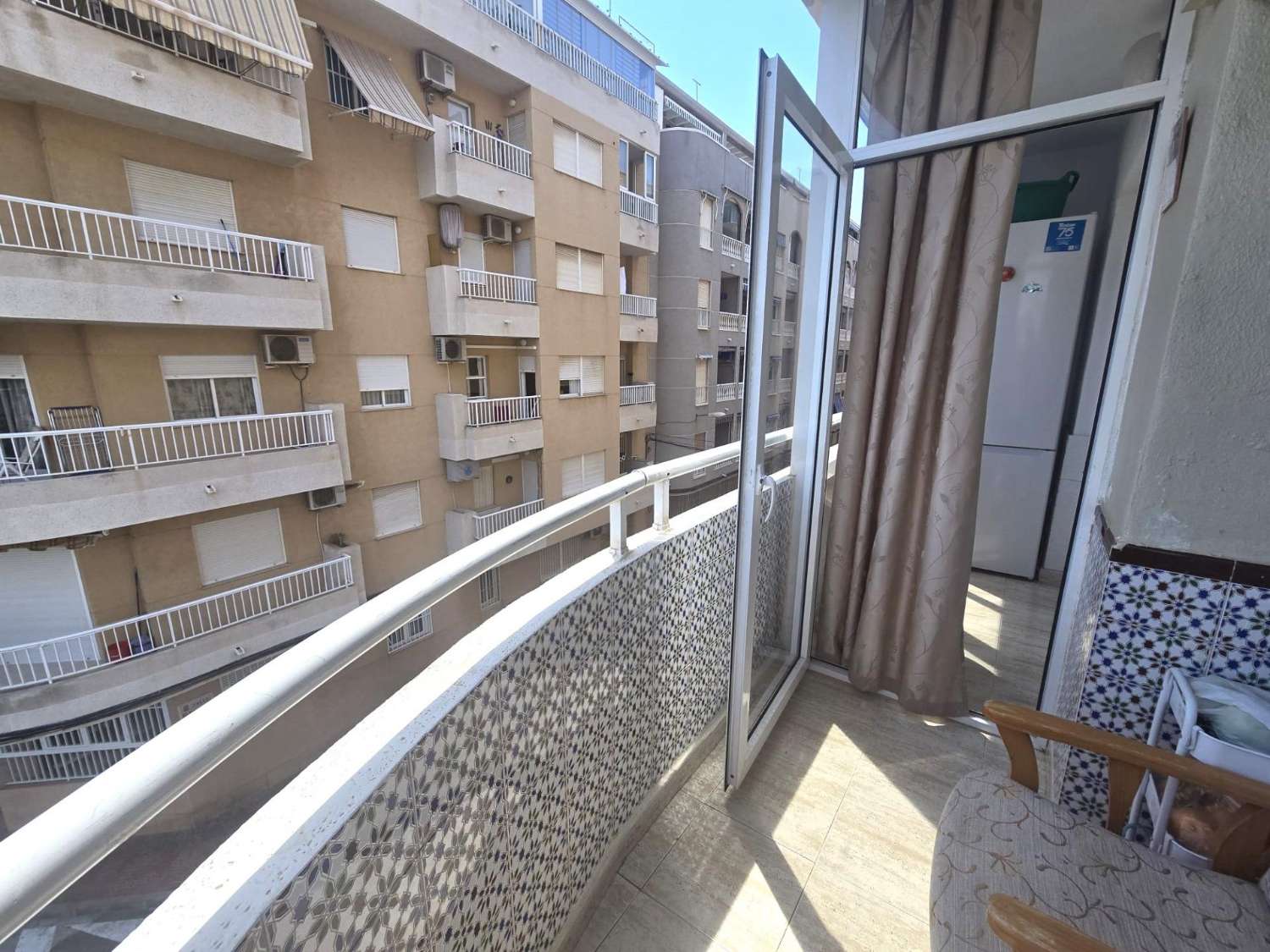 ESPECTACULAR APARTAMENTO EN ESQUINA TOTALMENTE REFORMADO A 10 MINUTOS DE LAS PLAYAS DEL CURA Y LOS LOCOS