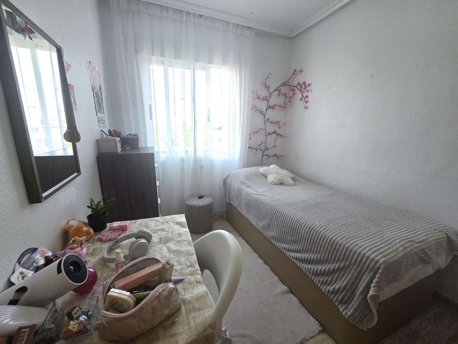 ESPECTACULAR APARTAMENTO EN ESQUINA TOTALMENTE REFORMADO A 10 MINUTOS DE LAS PLAYAS DEL CURA Y LOS LOCOS