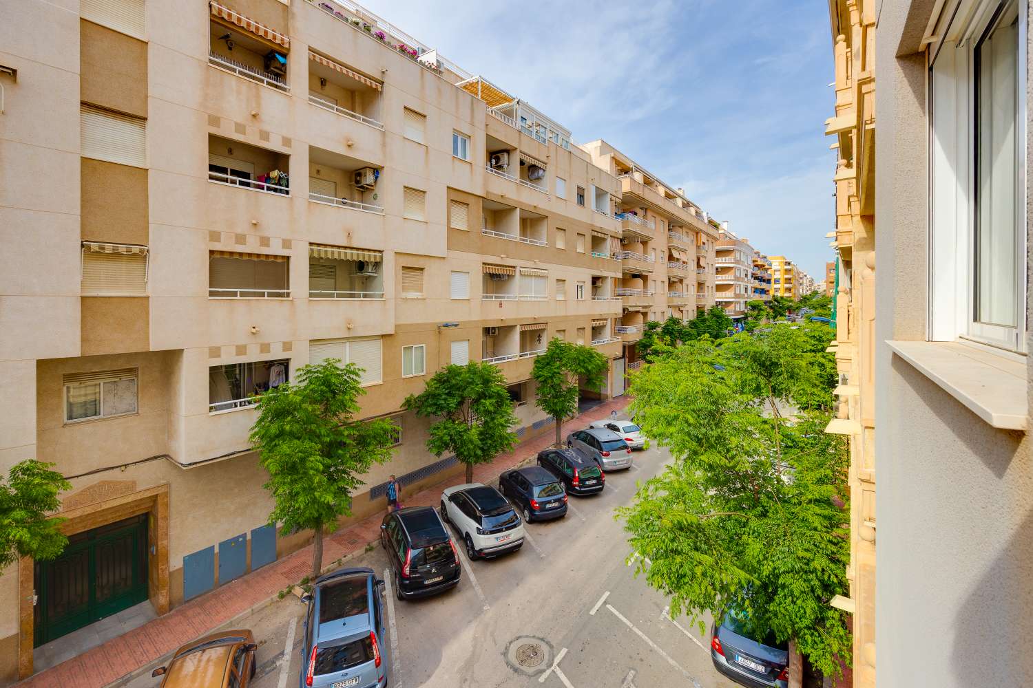 APARTAMENTO AMUEBLADO DE 2 DORMITORIOS A 500 METROS DEL MAR EN TORREVIEJA