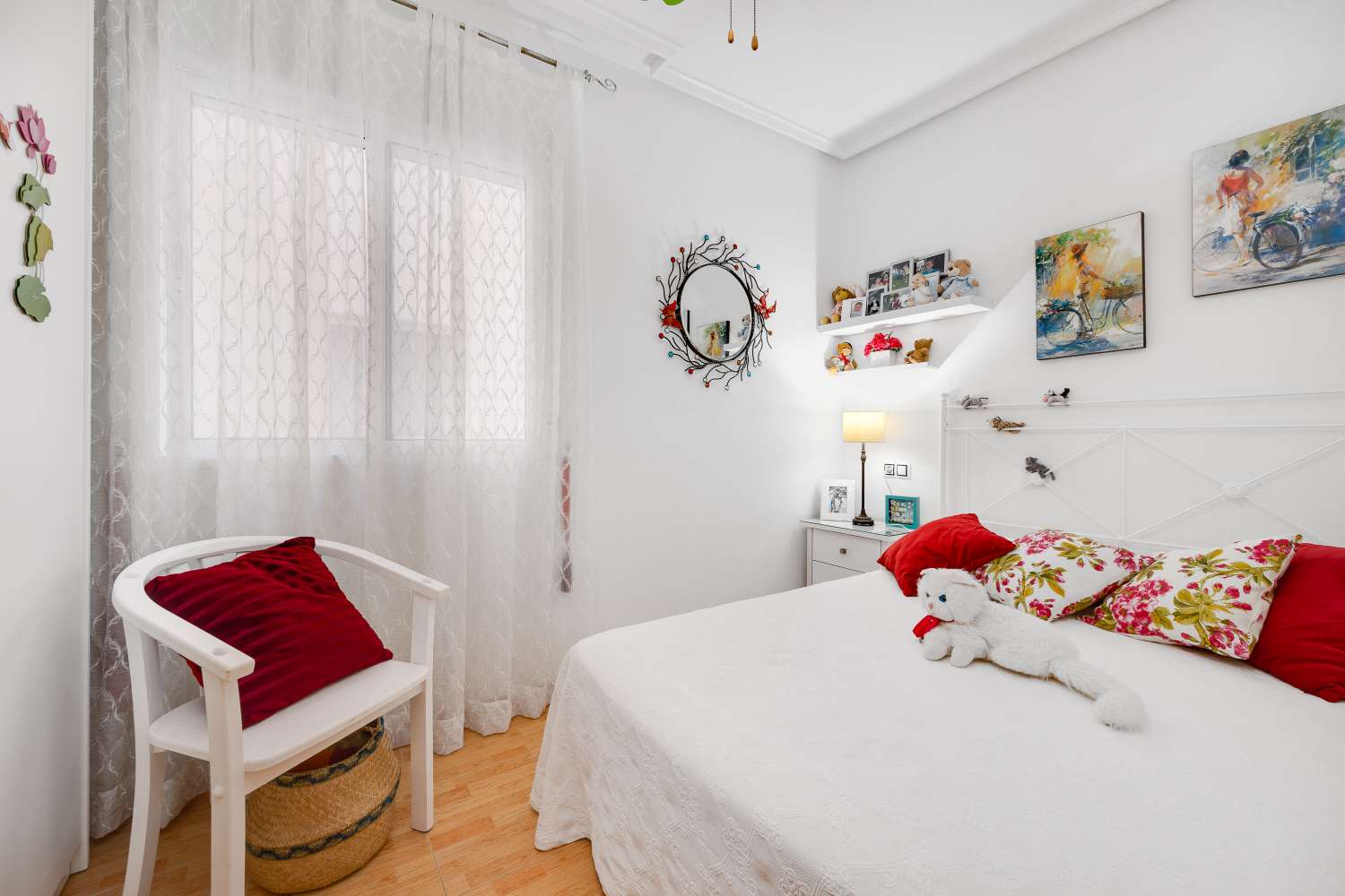 APARTAMENTO AMUEBLADO DE 2 DORMITORIOS A 500 METROS DEL MAR EN TORREVIEJA
