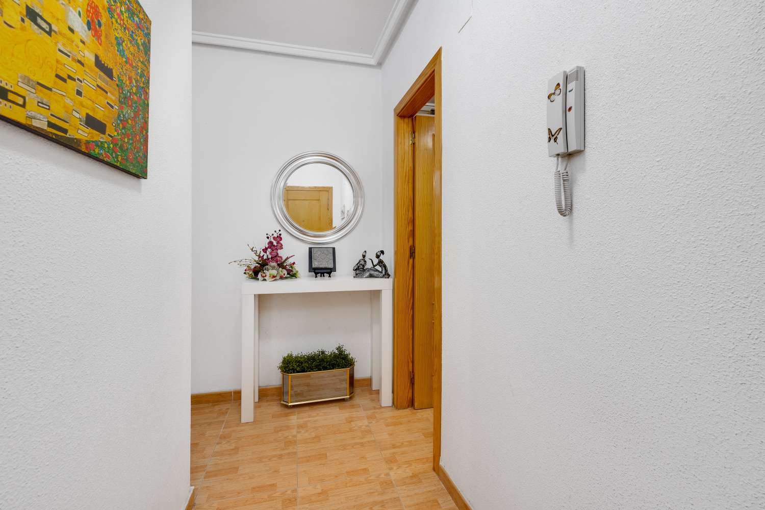 APARTAMENTO AMUEBLADO DE 2 DORMITORIOS A 500 METROS DEL MAR EN TORREVIEJA