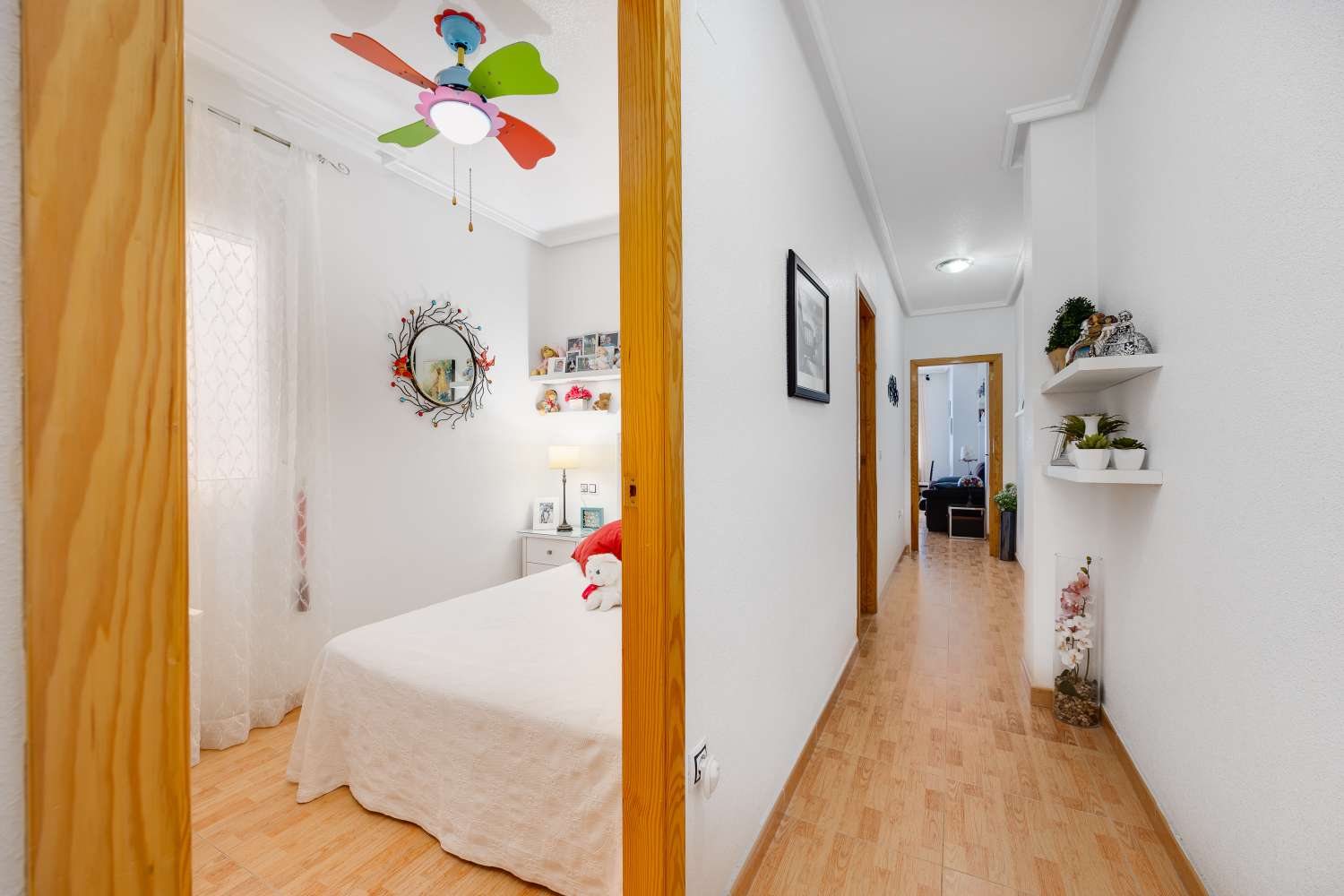 APARTAMENTO AMUEBLADO DE 2 DORMITORIOS A 500 METROS DEL MAR EN TORREVIEJA