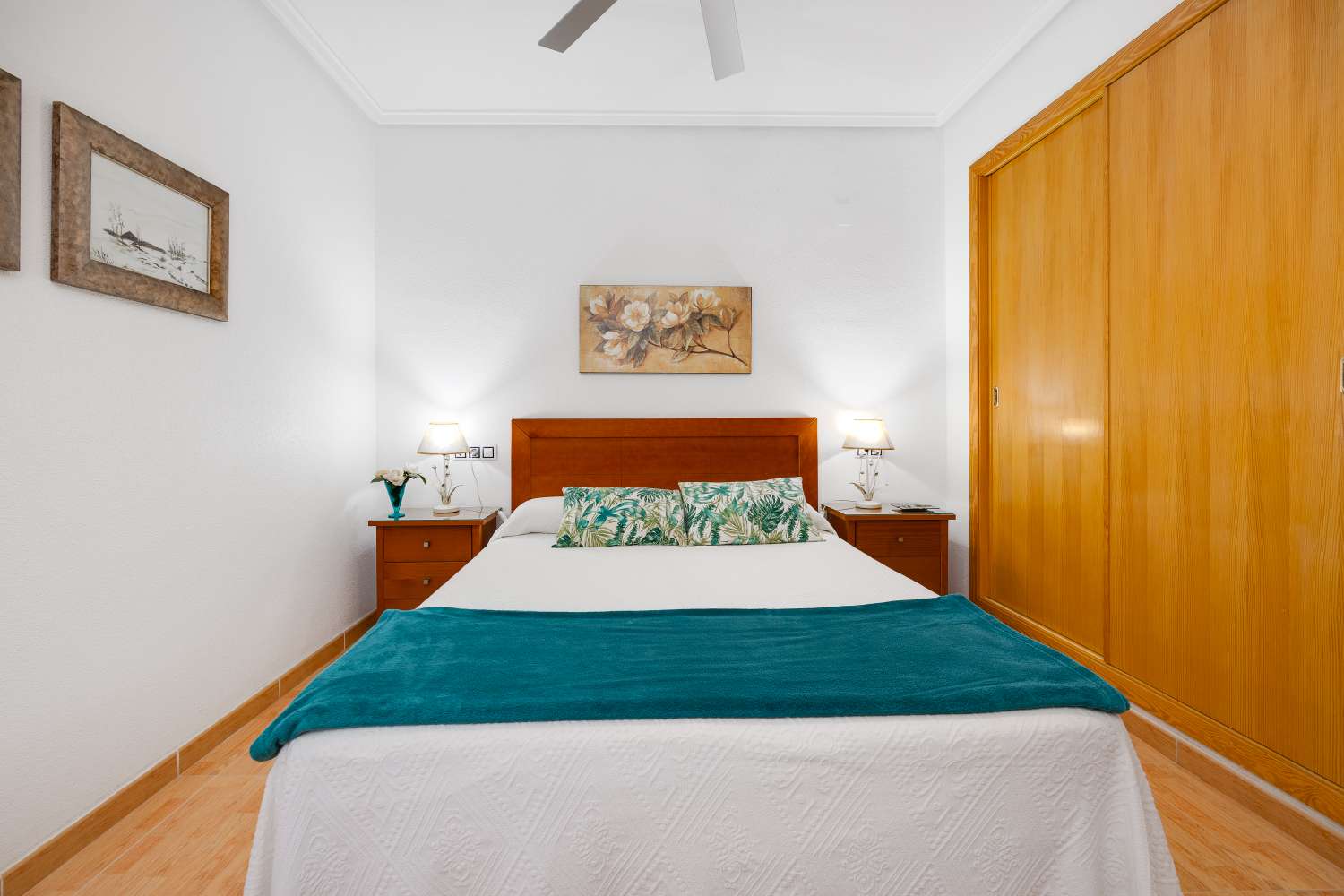 APARTAMENTO AMUEBLADO DE 2 DORMITORIOS A 500 METROS DEL MAR EN TORREVIEJA