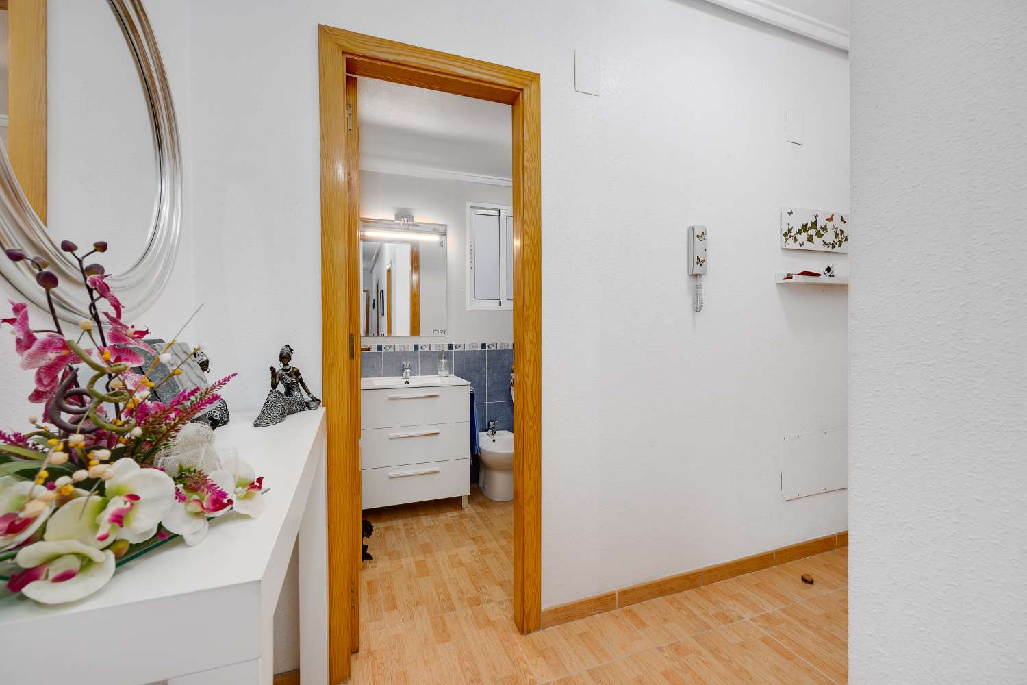 APARTAMENTO AMUEBLADO DE 2 DORMITORIOS A 500 METROS DEL MAR EN TORREVIEJA
