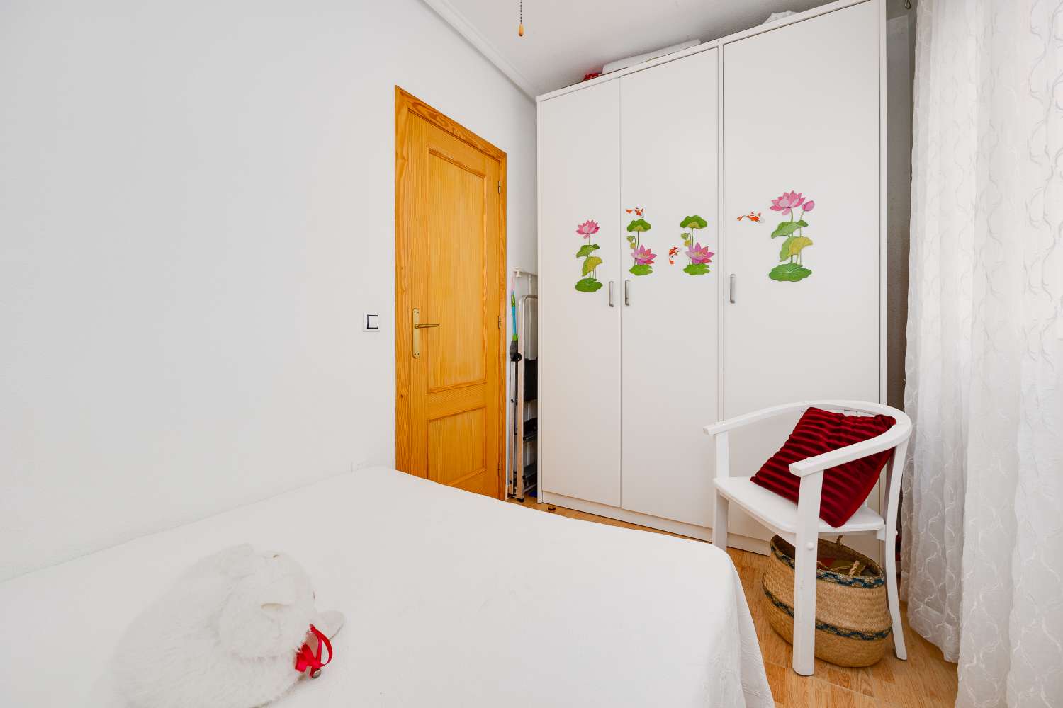 APARTAMENTO AMUEBLADO DE 2 DORMITORIOS A 500 METROS DEL MAR EN TORREVIEJA