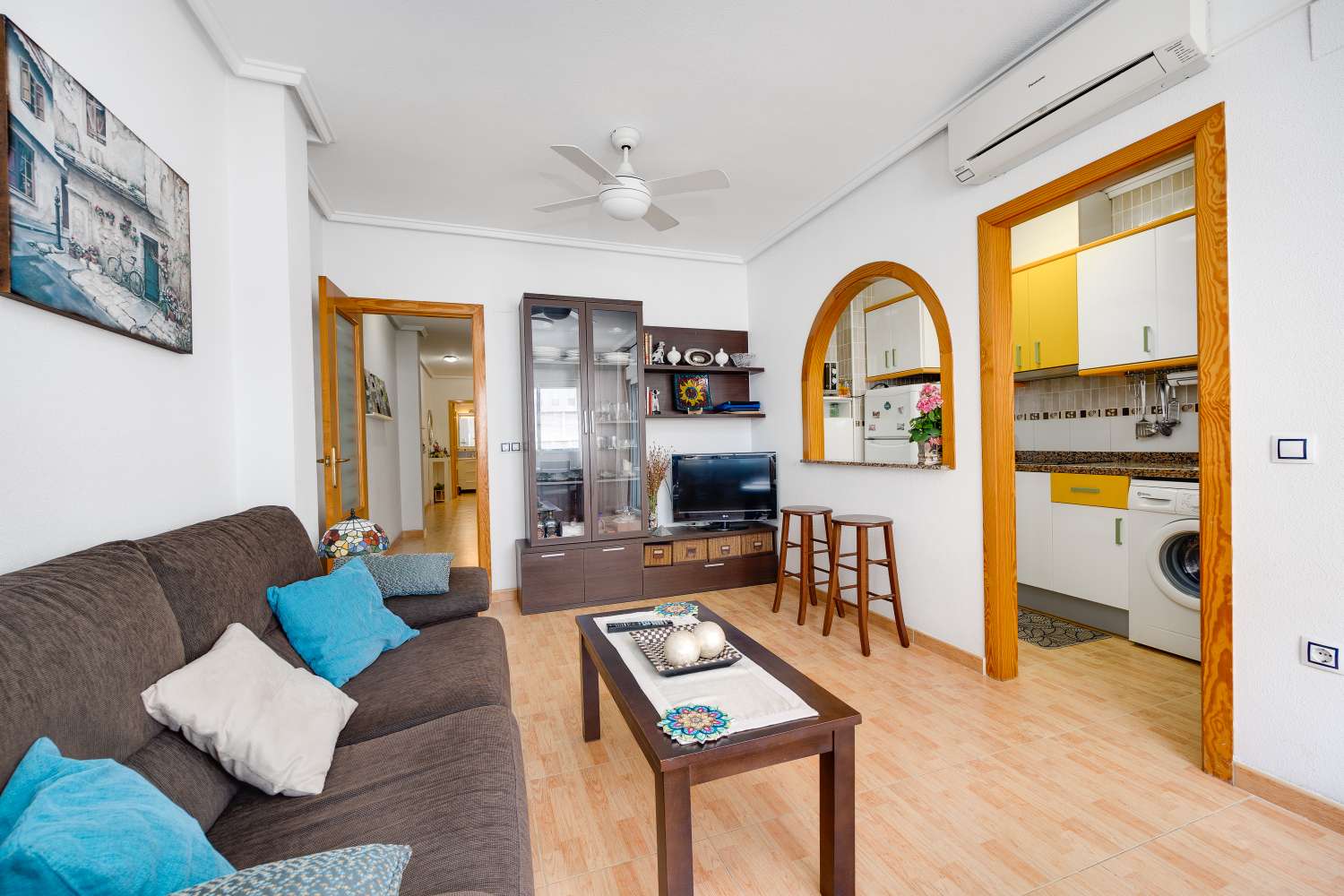 APARTAMENTO AMUEBLADO DE 2 DORMITORIOS A 500 METROS DEL MAR EN TORREVIEJA