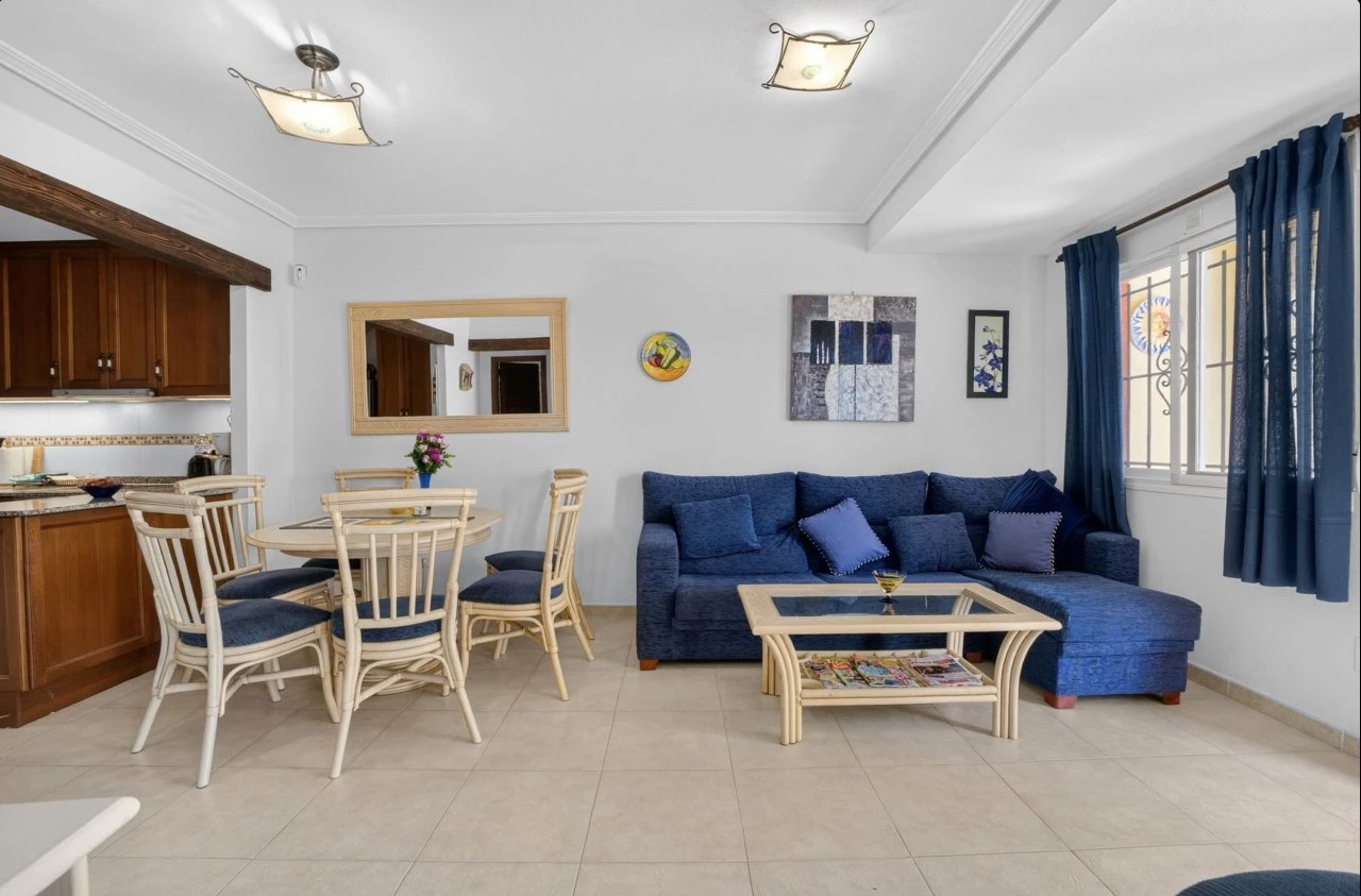 SPEKTAKULÄR VILLA MED HAVSUTSIKT, PRIVAT POOL OCH FRISTÅENDE LÄGENHET