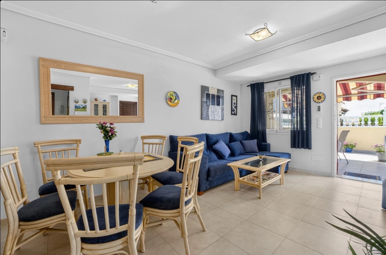 SPEKTAKULÄR VILLA MED HAVSUTSIKT, PRIVAT POOL OCH FRISTÅENDE LÄGENHET