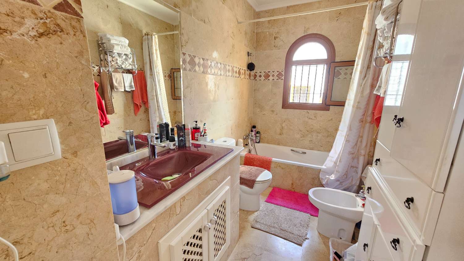 ADOSADO CON SOLÁRIUM, PISCINA COMUNITARIA Y ORIENTACIÓN ESTE-OESTE EN VILLAMARTÍN PAU-8