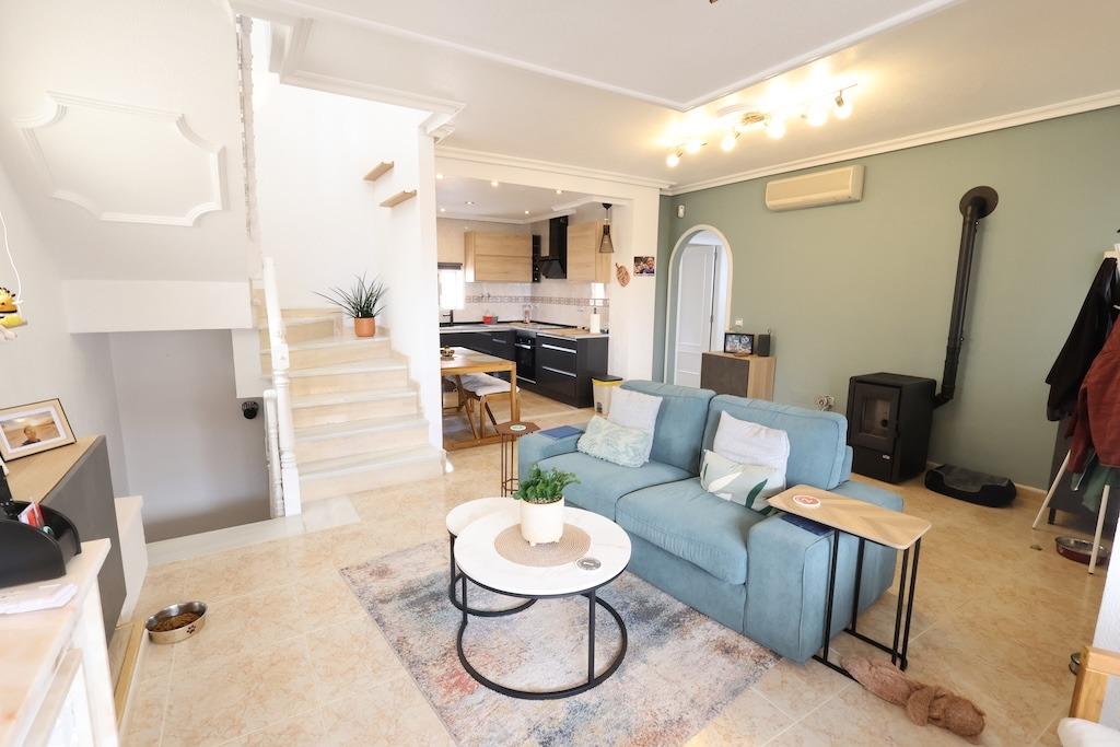 ESPECTACULAR CHALET INDEPENDIENTE CON PISCINA PRIVADA, APARTAMENTO INDEPENDIENTE Y SOLÁRIUM EN VILLAMARTÍN