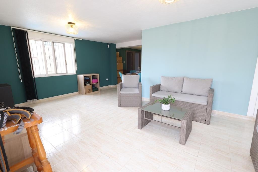 ESPECTACULAR CHALET INDEPENDIENTE CON PISCINA PRIVADA, APARTAMENTO INDEPENDIENTE Y SOLÁRIUM EN VILLAMARTÍN