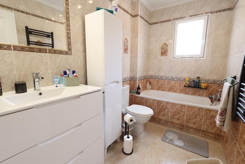 ESPECTACULAR CHALET INDEPENDIENTE CON PISCINA PRIVADA, APARTAMENTO INDEPENDIENTE Y SOLÁRIUM EN VILLAMARTÍN