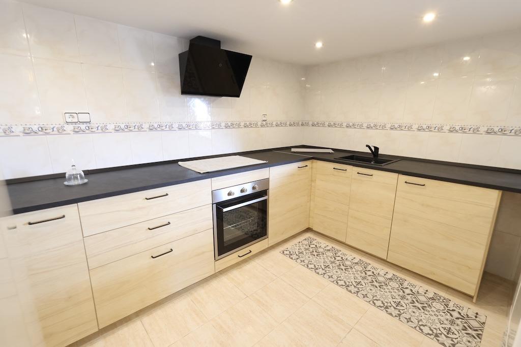 ESPECTACULAR CHALET INDEPENDIENTE CON PISCINA PRIVADA, APARTAMENTO INDEPENDIENTE Y SOLÁRIUM EN VILLAMARTÍN