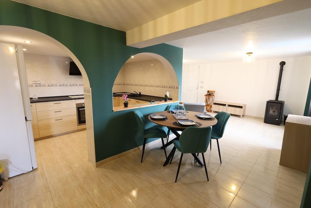 ESPECTACULAR CHALET INDEPENDIENTE CON PISCINA PRIVADA, APARTAMENTO INDEPENDIENTE Y SOLÁRIUM EN VILLAMARTÍN