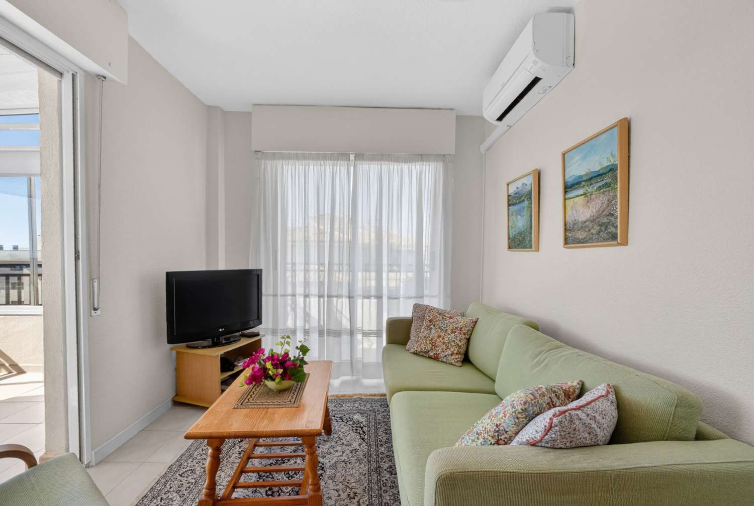 3-VÆRELSES PENTHOUSE MED STORE TERRASSER, POOL OG GRØNNE OMRÅDER I AGUAS NUEVAS