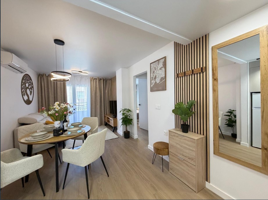 APARTAMENTO TOTALMENTE REFORMADO CON PISCINA COMUNITARIA Y TERRAZA EN NUEVA TORREVIEJA