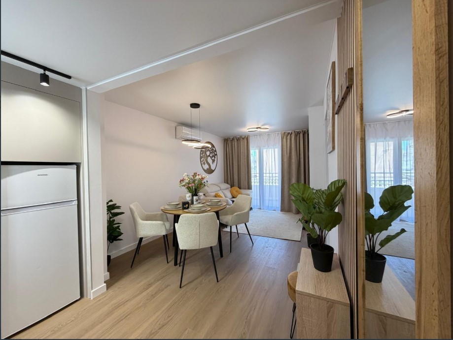APARTAMENTO TOTALMENTE REFORMADO CON PISCINA COMUNITARIA Y TERRAZA EN NUEVA TORREVIEJA