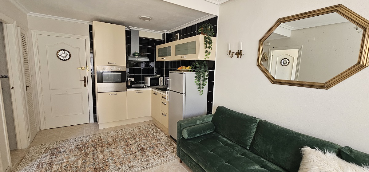 APARTAMENTO CÉNTRICO ORIENTACIÓN SUR CON TERRAZA EN PLENO CORAZÓN DE LA CIUDAD