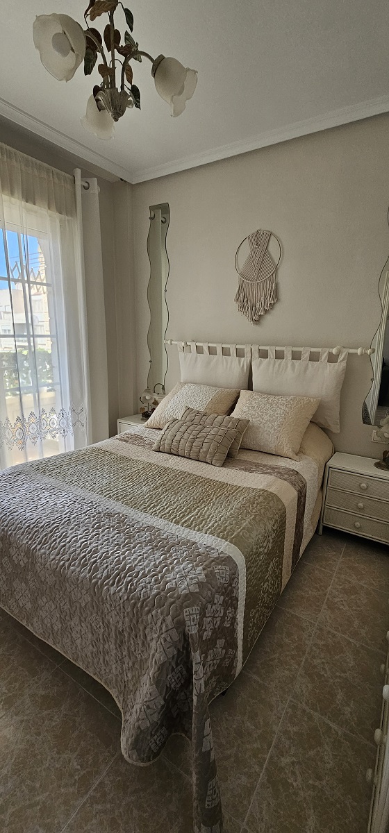 APARTAMENTO CÉNTRICO ORIENTACIÓN SUR CON TERRAZA EN PLENO CORAZÓN DE LA CIUDAD