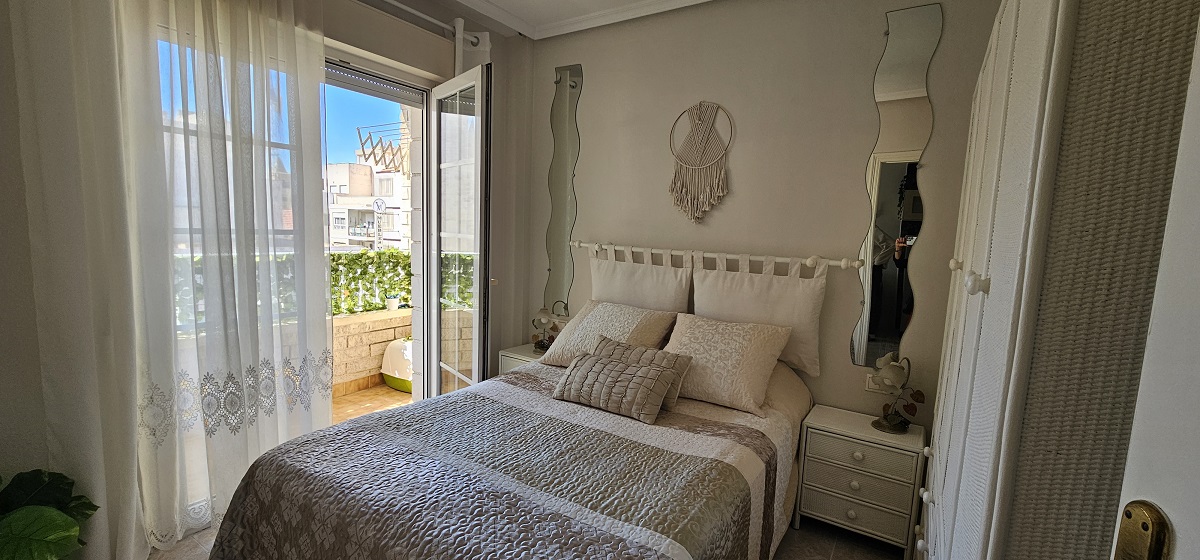 APARTAMENTO CÉNTRICO ORIENTACIÓN SUR CON TERRAZA EN PLENO CORAZÓN DE LA CIUDAD