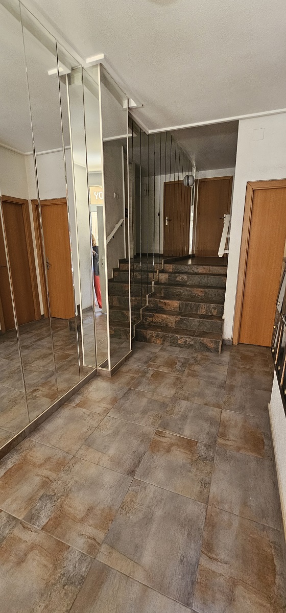 APARTAMENTO CÉNTRICO ORIENTACIÓN SUR CON TERRAZA EN PLENO CORAZÓN DE LA CIUDAD