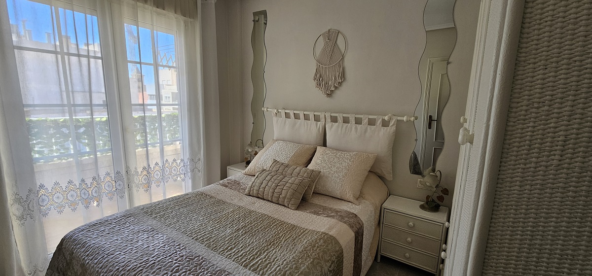APARTAMENTO CÉNTRICO ORIENTACIÓN SUR CON TERRAZA EN PLENO CORAZÓN DE LA CIUDAD