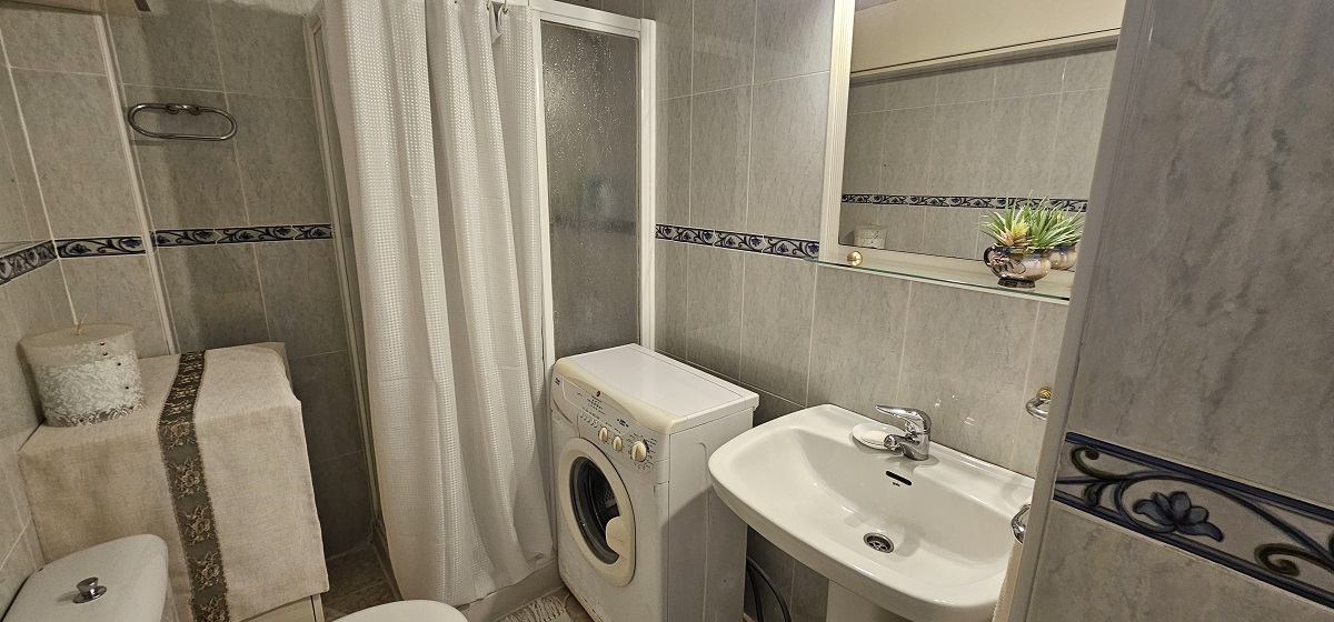 APARTAMENTO CÉNTRICO ORIENTACIÓN SUR CON TERRAZA EN PLENO CORAZÓN DE LA CIUDAD