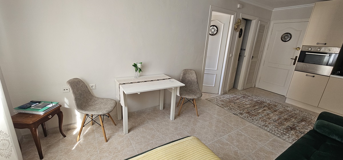 APARTAMENTO CÉNTRICO ORIENTACIÓN SUR CON TERRAZA EN PLENO CORAZÓN DE LA CIUDAD