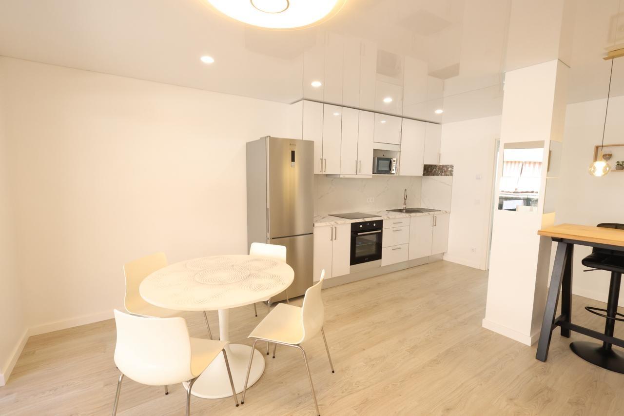 APARTAMENTO REFORMADO A ESTRENAR CON TERRAZA Y VISTAS AL MAR JUNTO A PLAYA DE LOS NÁUFRAGOS